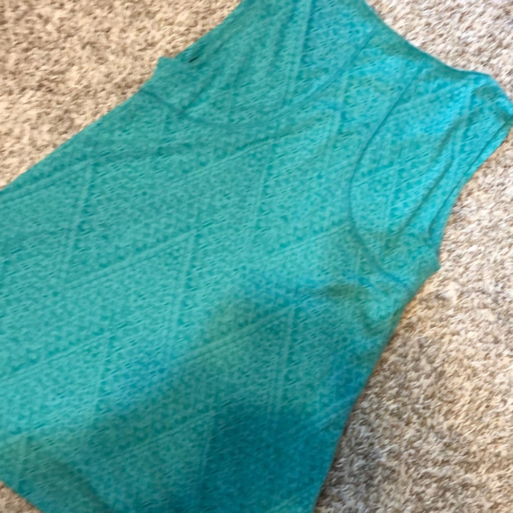 muscle tank!💚 - Picture 5 of 5